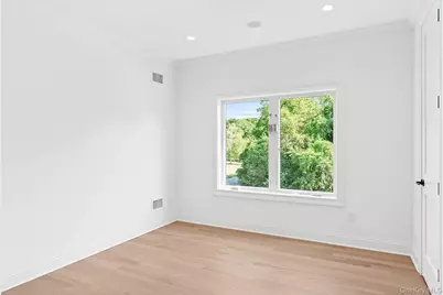 1900 Gillette Drive, East Marion, NY 11939 - Photo 15