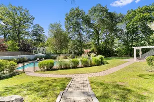 236 Robert Dr, New Rochelle, NY 10804 - Photo 23