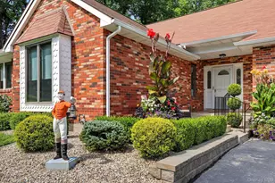 30 Red Hawk Ln, Poughkeepsie, NY 12601 - Photo 3