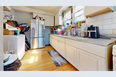 209 Lincoln Avenue, Yonkers, NY 10704 - Photo 9