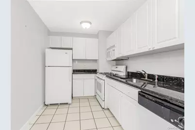 525 W 236th. Street #6H, Bronx, NY 10463 - Photo 7