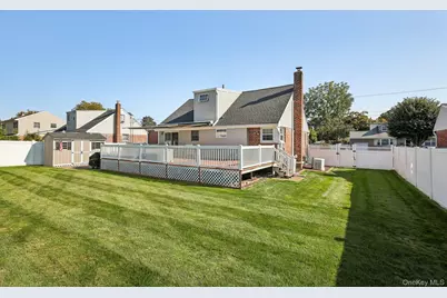 21 Eldridge Street, East Northport, NY 11731 - Photo 39