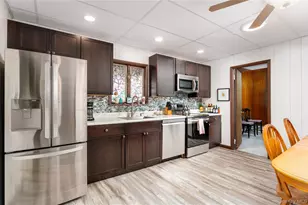 16 Daisy Pl, Selden, NY 11784 - Photo 9