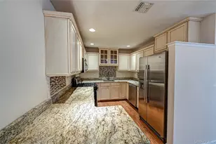 1113 Savoy Dr, Melville, NY 11747 - Photo 7