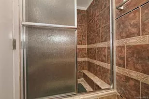 899 Brent Dr, Wantagh, NY 11793 - Photo 15