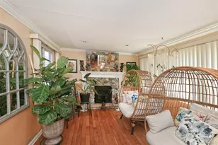 899 Brent Dr, Wantagh, NY 11793 - Photo 7