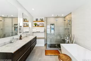 15 Flamingo Rd, East Hills, NY 11576 - Photo 23