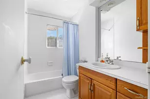 384 W 22nd St, Deer Park, NY 11729 - Photo 11