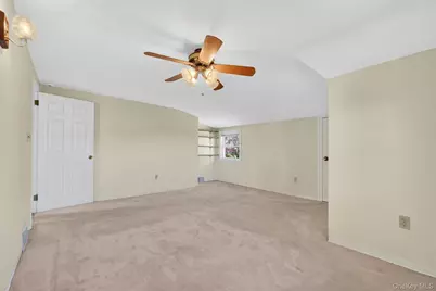 382 Marietta Avenue, Hawthorne, NY 10532 - Photo 21