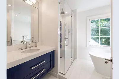 16 Ridge Drive E, Great Neck, NY 11021 - Photo 37