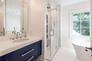 16 Ridge Dr E, Great Neck, NY 11021 - Photo 37