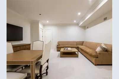 16 Ridge Drive E, Great Neck, NY 11021 - Photo 39