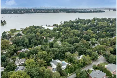 16 Ridge Drive E, Great Neck, NY 11021 - Photo 49