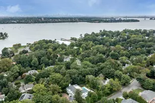 16 Ridge Dr E, Great Neck, NY 11021 - Photo 49