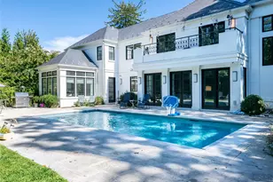 16 Ridge Dr E, Great Neck, NY 11021 - Photo 41