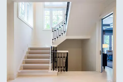 16 Ridge Drive E, Great Neck, NY 11021 - Photo 23