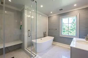 16 Ridge Dr E, Great Neck, NY 11021 - Photo 31