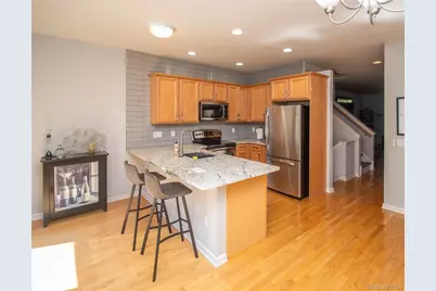 303 Bridgeview Drive, Poughkeepsie, NY 12601 - Photo 5