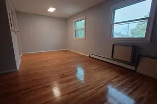 256-20 Craft Ave, Rosedale, NY 11422 - Photo 3