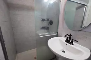 256-20 Craft Ave, Rosedale, NY 11422 - Photo 11