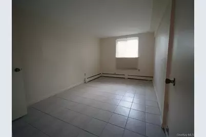 256-20 Craft Avenue, Rosedale, NY 11422 - Photo 17