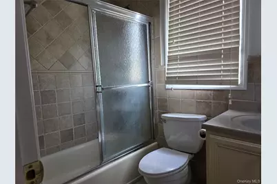 330 Maple Avenue #25, Westbury, NY 11590 - Photo 11