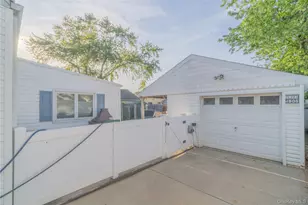 75 Peninsula Blvd, Valley Stream, NY 11581 - Photo 5