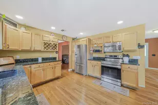 5 Bridal Path, Center Moriches, NY 11934 - Photo 13