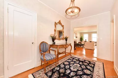 8 Barstow Road #5-B, Great Neck, NY 11021 - Photo 3