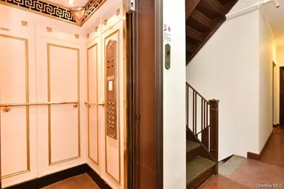 8 Barstow Road #5-B, Great Neck, NY 11021 - Photo 21