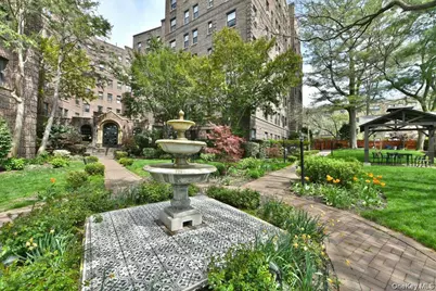 8 Barstow Road #5-B, Great Neck, NY 11021 - Photo 25