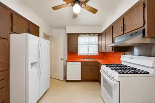 79-04 268th St, Glen Oaks, NY 11004 - Photo 17