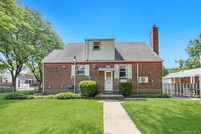 7904 268th Street, Glen Oaks, NY 11004 - Photo 7
