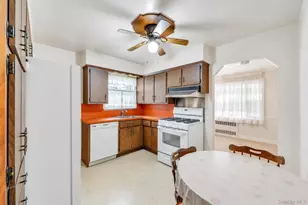 79-04 268th St, Glen Oaks, NY 11004 - Photo 19