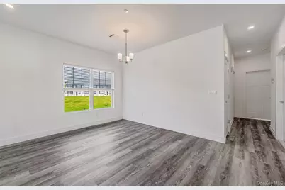 101 Dover Street, Central Islip, NY 11722 - Photo 9