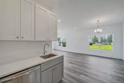 101 Dover Street, Central Islip, NY 11722 - Photo 15