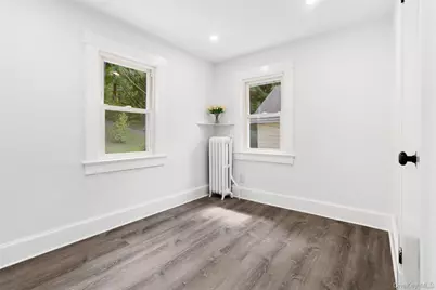 136 Harriman Road, Mount Kisco, NY 10549 - Photo 19