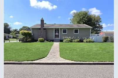 21 Jackson Avenue, Centereach, NY 11720 - Photo 3