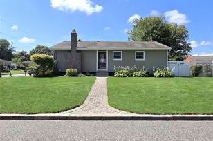 21 Jackson Ave, Centereach, NY 11720 - Photo 3