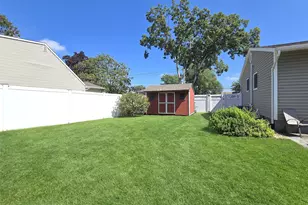 21 Jackson Ave, Centereach, NY 11720 - Photo 21