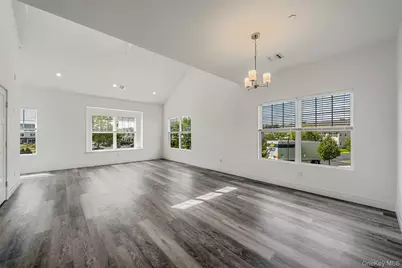 102 Dover Street, Central Islip, NY 11722 - Photo 7