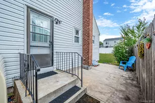 436 N Ontario Ave, Lindenhurst, NY 11757 - Photo 5