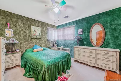 436 N Ontario Avenue, Lindenhurst, NY 11757 - Photo 19