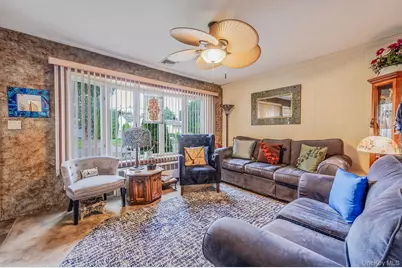 436 N Ontario Avenue, Lindenhurst, NY 11757 - Photo 11