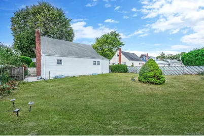 436 N Ontario Avenue, Lindenhurst, NY 11757 - Photo 7