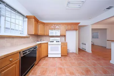 75-59 195th Street, Fresh Meadows, NY 11366 - Photo 3