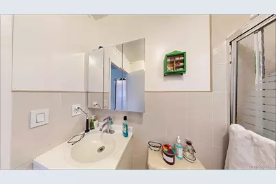 7252 Metropolitan Avenue #3C, Middle Village, NY 11379 - Photo 5