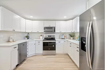 47 Iroquois Avenue, Selden, NY 11784 - Photo 17