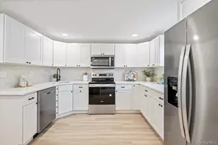 47 Iroquois Ave, Selden, NY 11784 - Photo 17