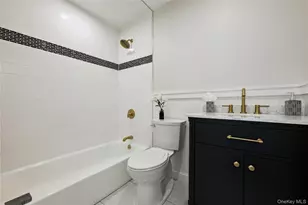 24 Charles St, Hicksville, NY 11801 - Photo 25